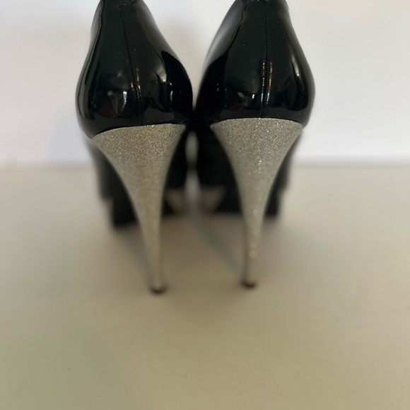 Guess Black and Silver Peep Toe HeelsSize 7 - Picture 7 of 14